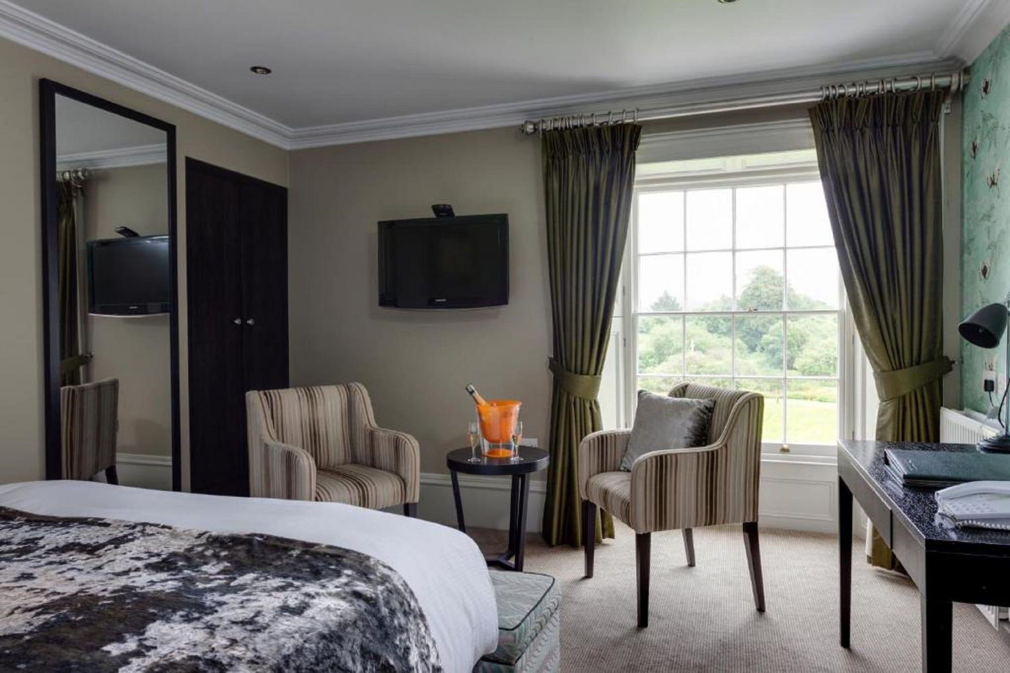 Hotel The Cornwall &