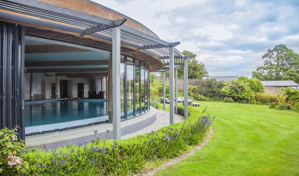 Hotel The Cornwall &